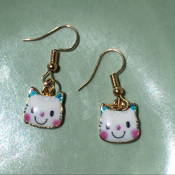 Smiling enamel cartoon cat faces - Picture 2 of 6